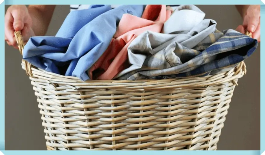 옷장에 보관해 둔 옷 세탁
